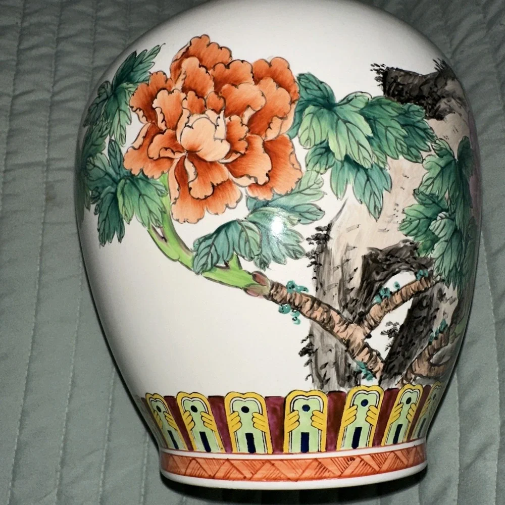 Chinese famille Rose Vase Dating Back‎ To Qing Dynasty Or Early Republic Signed